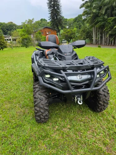 Quadriciclo Can-Am limet 1000R 