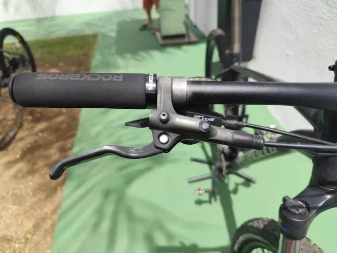 ? VENDO - BICICLETA SPECIALIZED ROCKHOPPER ARO 29 