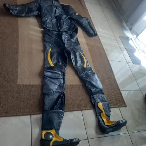  Vende seTraje de Motociclista em Couro original 1.350 reais