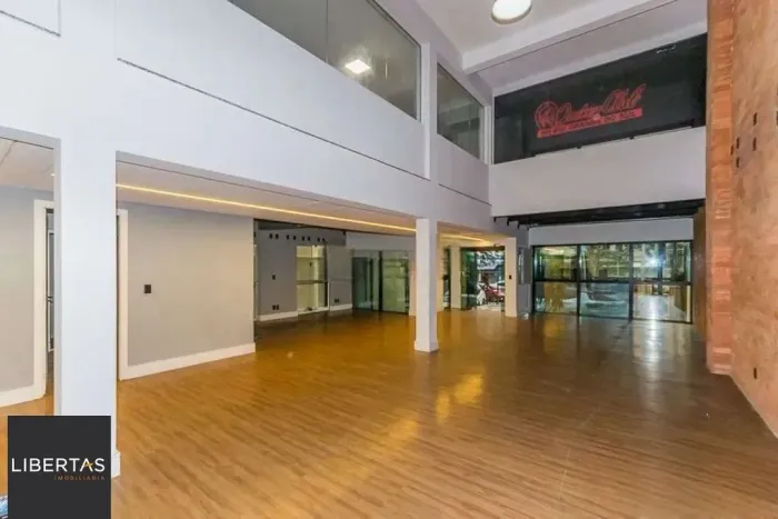 Ponto comercial para alugar na Avenida Cristóvão Colombo, 2450, Floresta, Porto Alegre