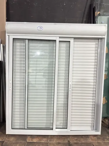Janela com persiana integrada Automática/Wi-fi 1,45x1,65 | BRANCO | PRONTA ENTREGA