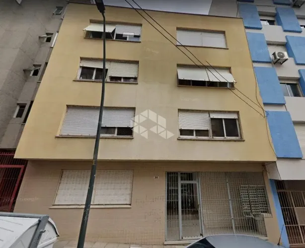Studio funcional no Centro de Porto Alegre.