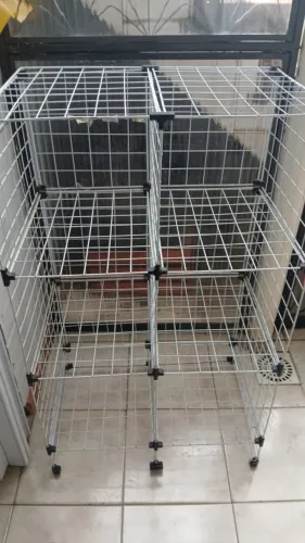 Estante aramado com 6 nichos