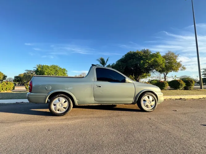 Chevrolet Corsa Pick-Up Rodeio 1.6 - 2003 - Robusta, Econômica e Pronta para o Trabalho!