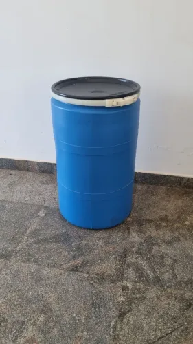 Bombona Plástica com Lacre 100 Litros