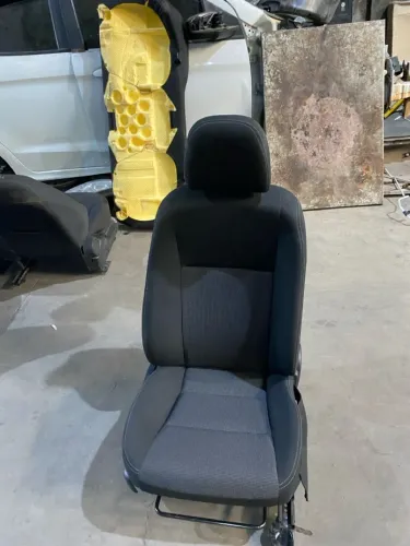 Banco Dianteiro Direito Toyota Yaris 2022/25