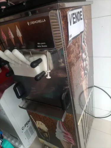 Vendo máquina de sorvete da marca cremorela semi nova com nota fiscal
