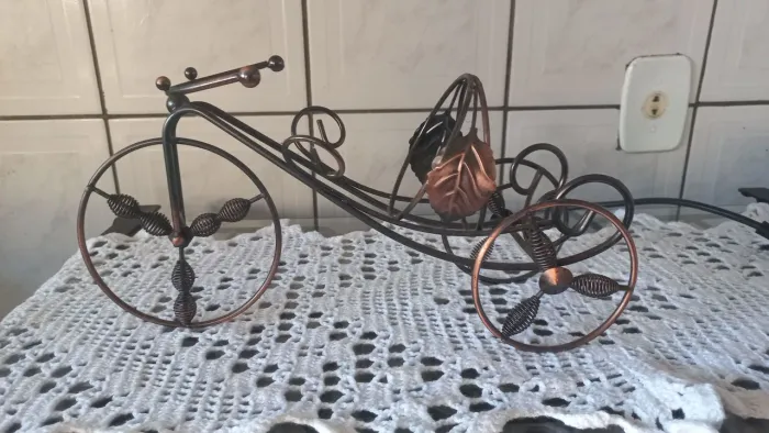 Suporte de garrafa de vinho em metal cor bronze enfeite decoração acessório de cozinha