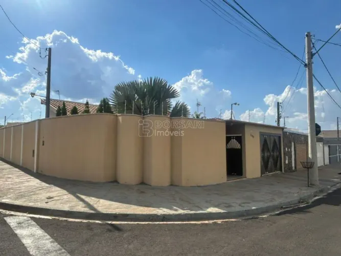 Venda de Casas / Padrão na cidade de Araraquara