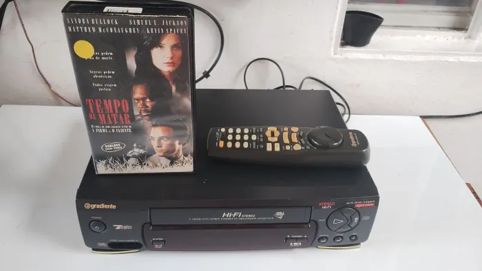 Vídeo Cassete Gradiente com Filme Tempo de Matar