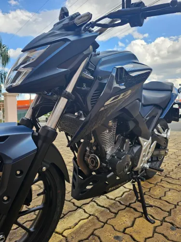 CB300F - 2025/25 (ABS, 6 MIL KM) NOVÍSSIMA!