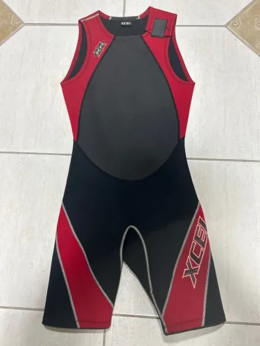 Roupa de Surf e Mergulho marca XCEL Havaí