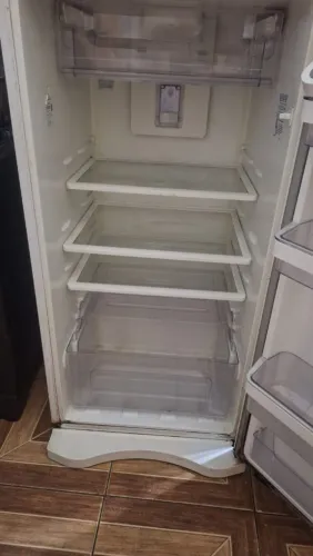 Geladeira Electrolux DF42 Frost Free Duplex. Leia o anúncio