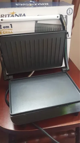 Sanduicheira Grill 2 em 1 Britânia 