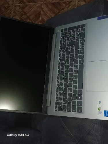 Lenovo i5 excelente usado poucas vezes a campanha uma mochila