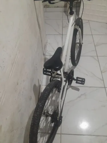 Vende-se bike aro 24 vendo e troco