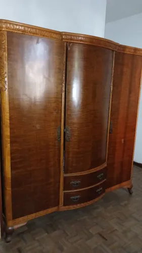 Guarda roupa antigo vintage