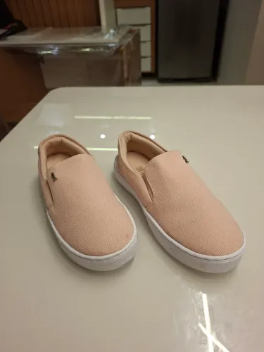 Sapato rosa infantil
