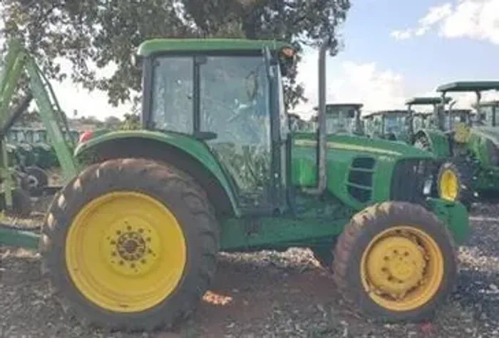 Trator John Deere modelo 6115J  ano 2023 1161 horas