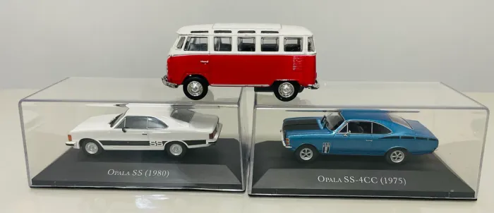 Miniatura / Miniaturas Metal Chevrolet Opala / VW Kombi 1/43