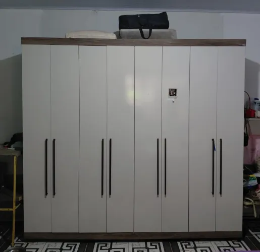 Vendo guarda roupa casal grande semi novo central de ar de 18 btus não desistalo