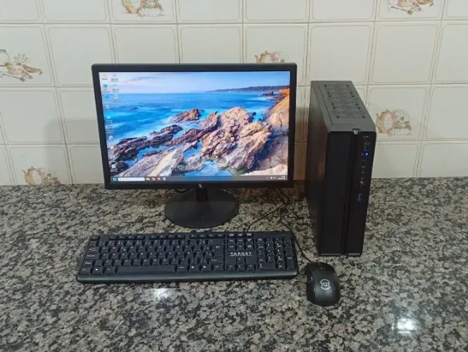 Mini PC i3 - 8GB - M.2 - WiFi - LCD HDMI 20