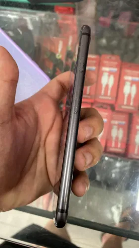iPhone 8