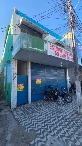 Prédio com Galpão e Kitnets na Av. 9 no Alecrim - VENDO ou ALUGO. Ótima localização.