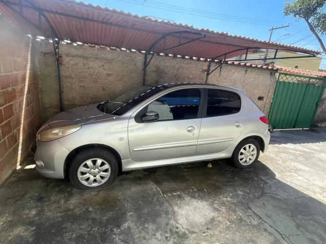 Peugeot 207 XR Sport 1.4 Flex 8V 5P 2010