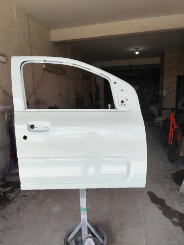 Porta uno Vivace lado direito peça lisa , na cor branco banchisa