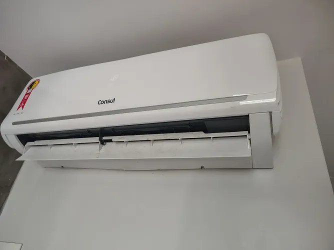 CONSUL -- ar condicionado, inverter, 12 mil btu's. Não está gelando!!!