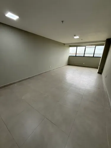 Ed. Cristal Corporate | Escritório para aluguel com 30 metros quadrados