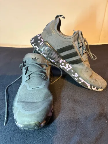 NMD R1 Adidas tam 42