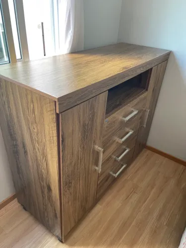 Cômoda 2 portas e 4 gavetas