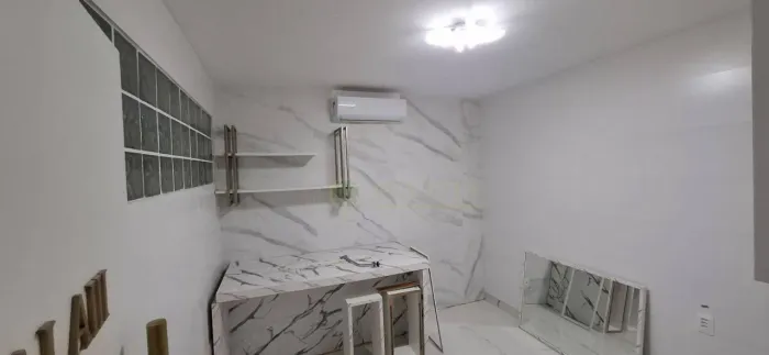 Sala Comercial com 30 m² para Alugar no bairro Itaguaçu, em Florianópolis.