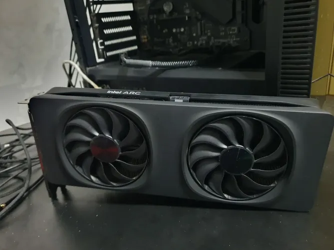 Placa de video Intel Arc B580-Limited Edition 