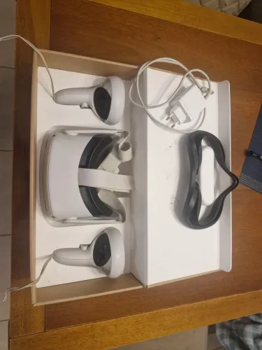 Óculos realidade virtual Meta Quest 2 128GB pouquíssimo usado VR Consol excelente  estado 