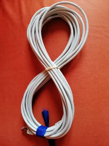Cabo de rede com conector RJ45 - CAT 6 - 10 metros - NOVO