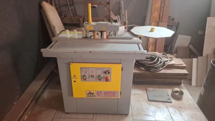 Vendo Coladeira de fita de borda 