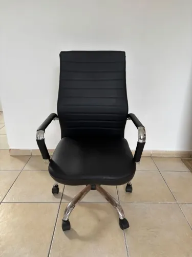 Cadeira de Escritório impecavel