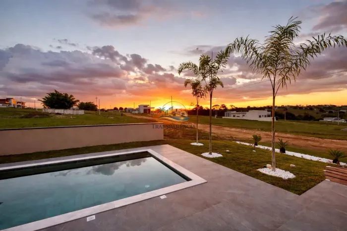 Casa de Condomínio com 3 quartos, Riviera de Santa Cristina XIII, Paranapanema - R$ 1.4 mi