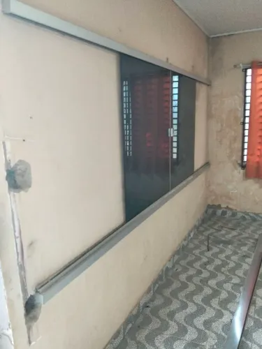 Esquadria em alumínio com 2 vidros 1x 1.30m