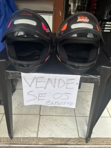 Vende capacete semi novo tamanho 58 Promoção os dois por 180