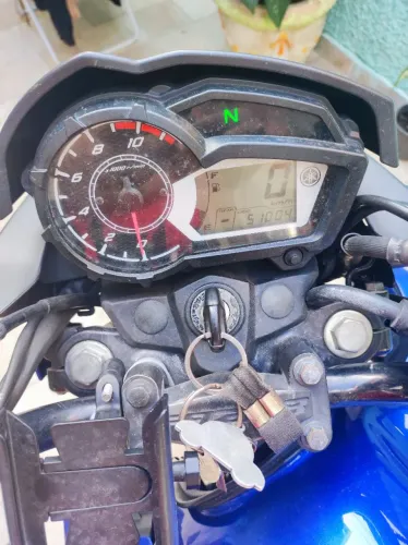 Vendo moto fazer 150