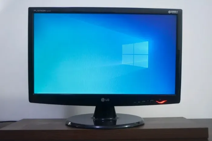 Monitor Full HD LG Flatron W2243S 21.5" - Painel LCD 1920x1080 @ 60Hz