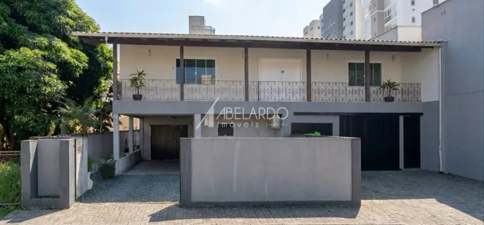 PRÉDIO COMERCIAL PRÓXIMO À VILA GERMÃNICA - BAIRRO VELHA