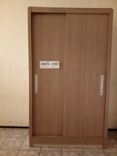 Guarda-roupa em MDF