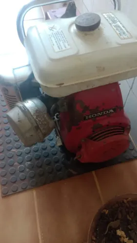 Gerador Honda (220V e 1,5KVA) para retirada de pecas