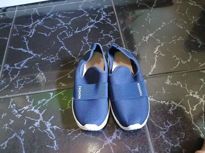 Vende-se esses lindos sapatenis 