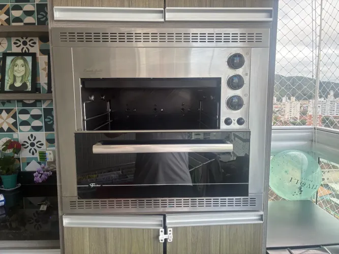 Vendo churrasqueira elétrica 220v em ótimo estado